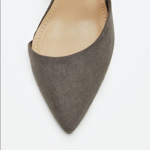 Eada Heel Pump in Olive - Picture 4 of 10